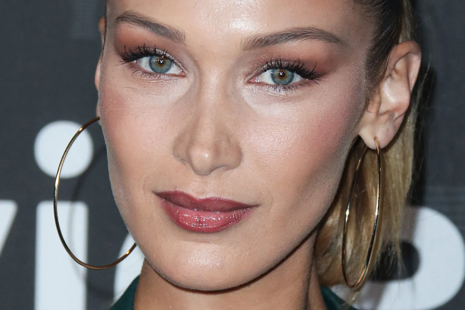 How to Achieve Bella Hadid's Signature Style: Fashion and Beauty Tips