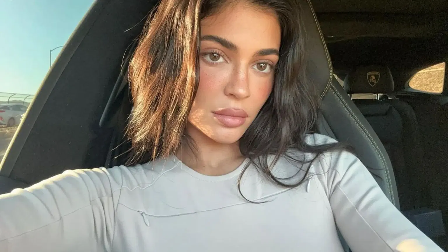 How to Achieve Kylie Jenner's Soft Glam Makeup Look: Step-by-Step Tutorial