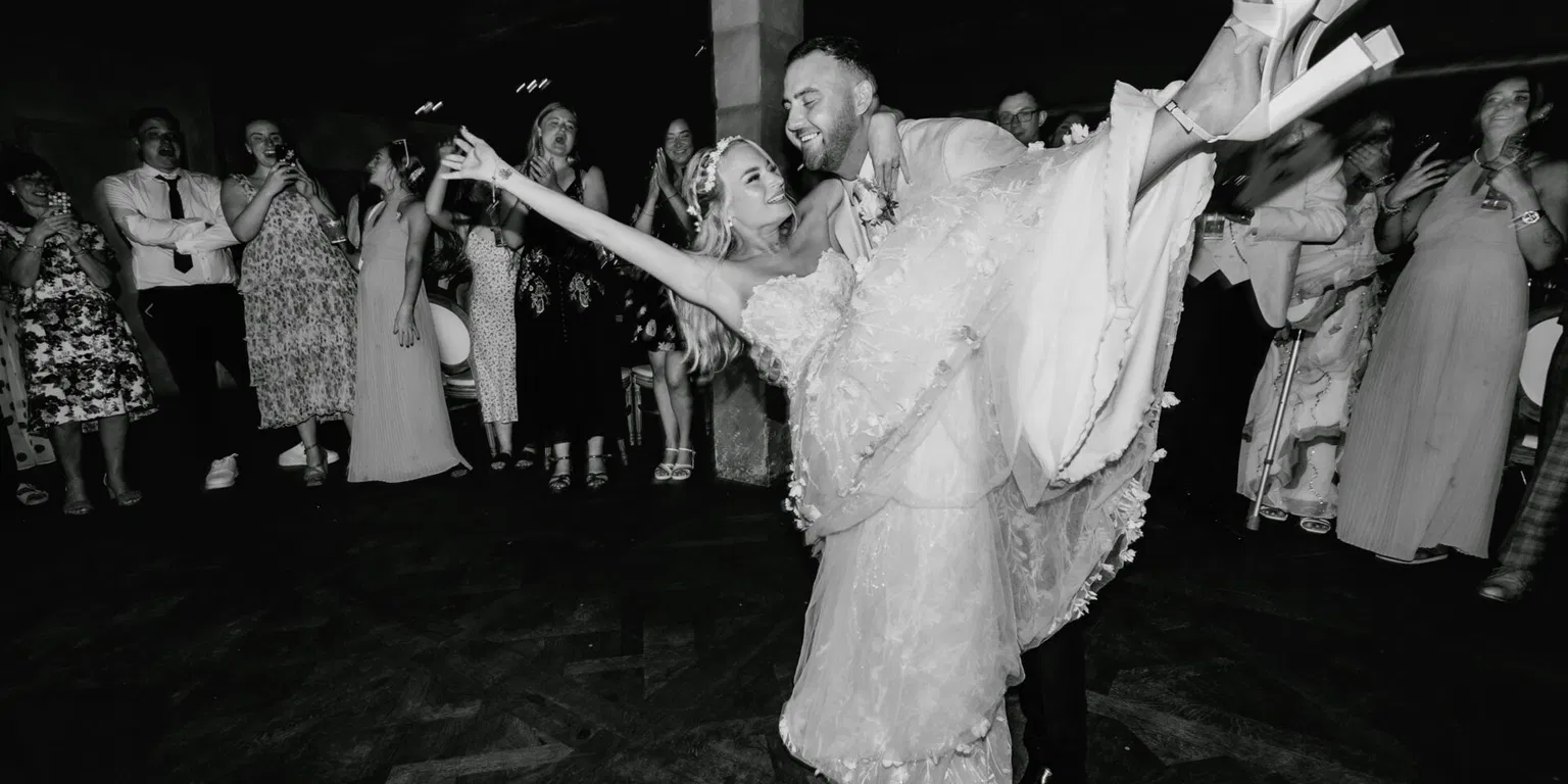 How to Plan Your Wedding: A Complete Guide for Brides in 2024