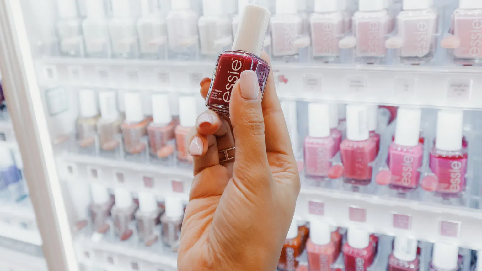 Essie Fall Nail Polish Trends 2026: Top Shades to Try Now