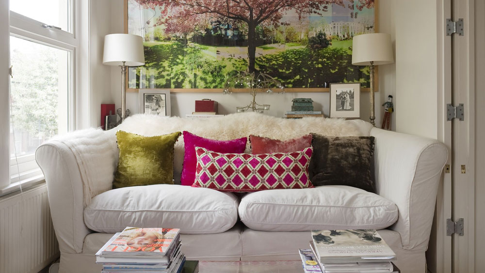The Worst Living Room Decorating Mistakes
