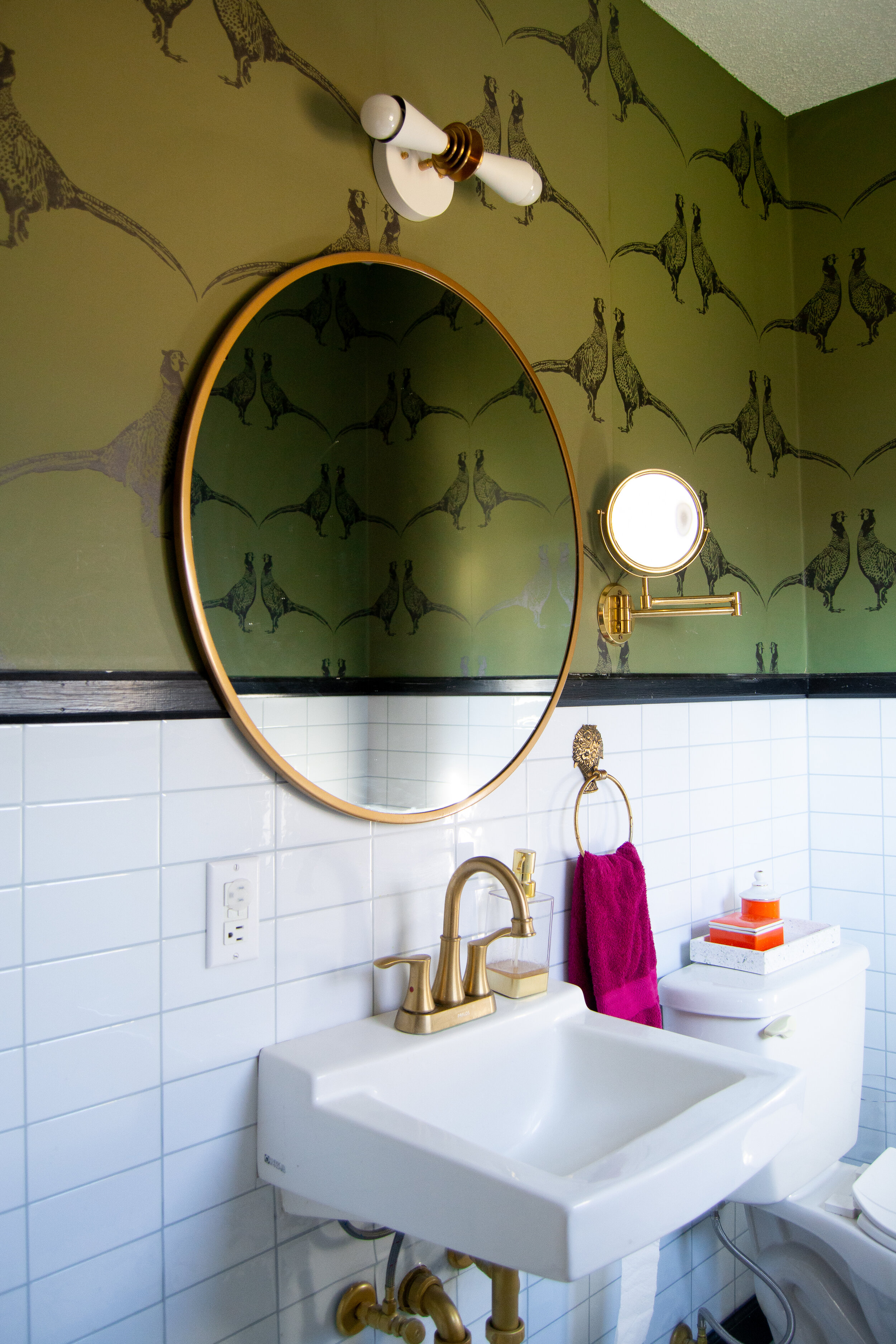Unique and Eye Catching Glass and Mirrors