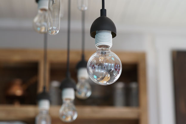 There are a variety of lighting fixtures