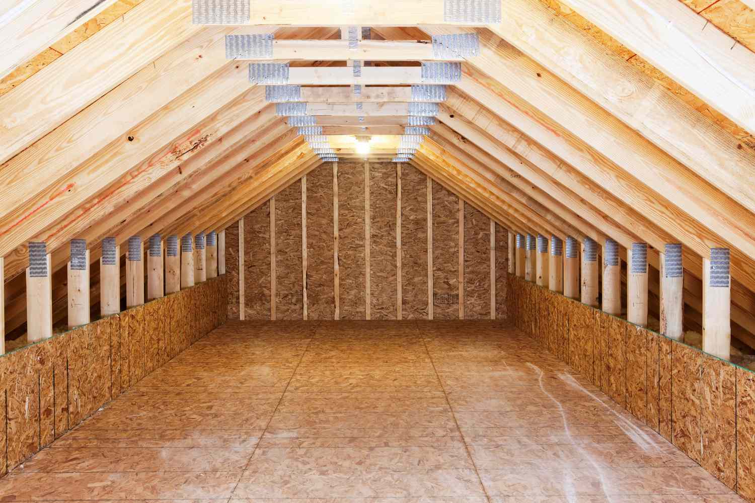 maximixe your home storage with attic storage_5fbe28cd ed98 4db8 a6f0 4c541fec8e1b
