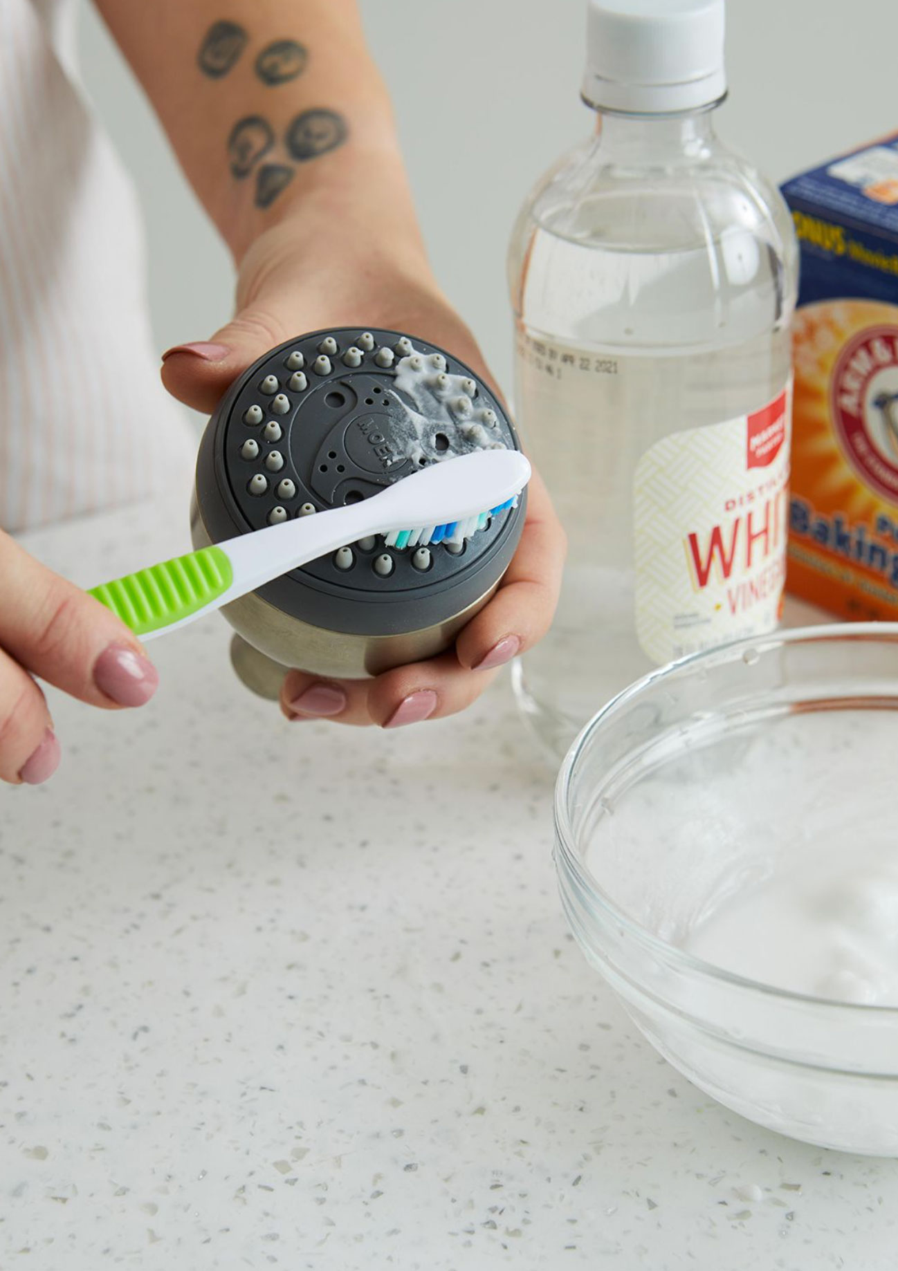how to clean a shower head_2d2899b7 52e5 4273 9fa1 2b87cb7e839e