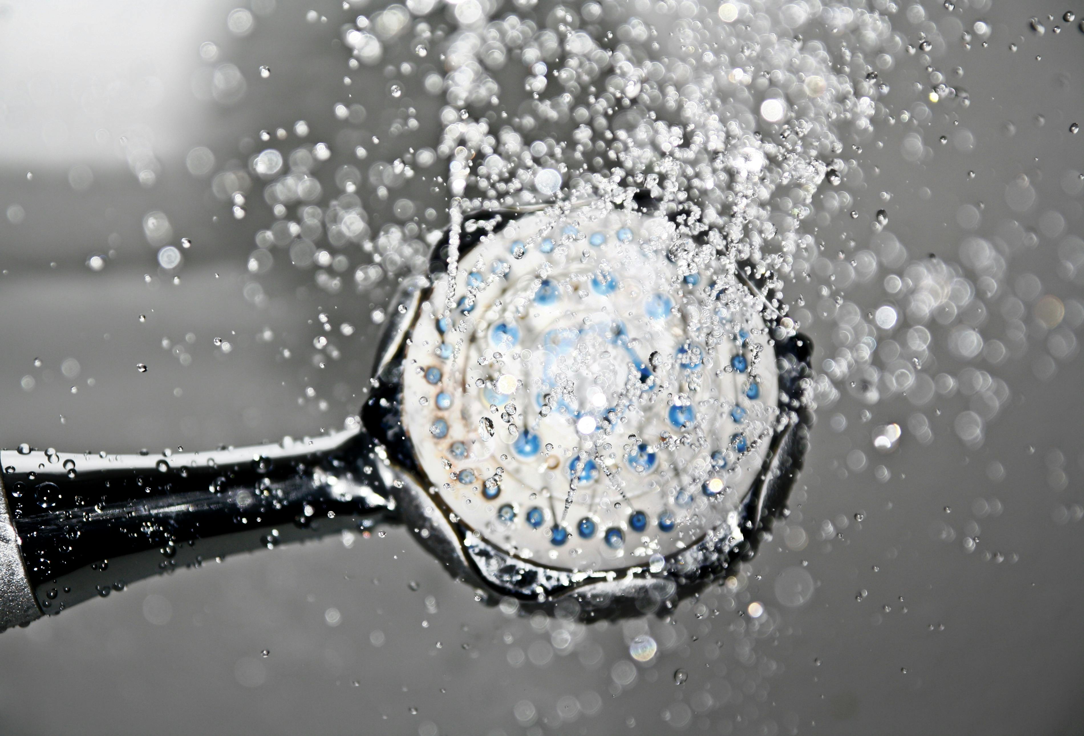 how to clean a shower head_d83d0f7e 5676 42f1 a0fa 8d928cc3772a