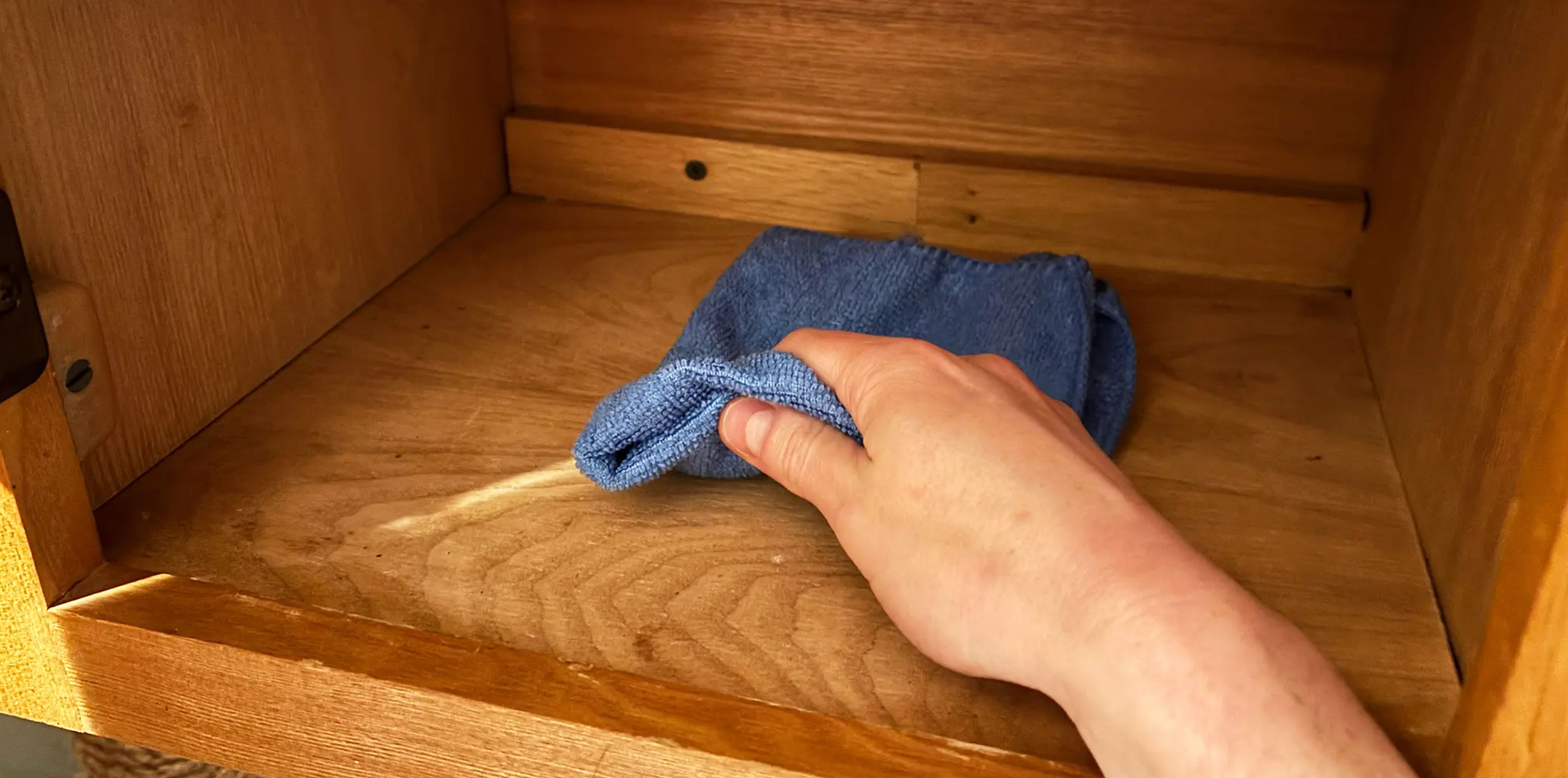 how to clean kitchen cabinets_94b54ffc a0e8 446a b00e f9f066afebef
