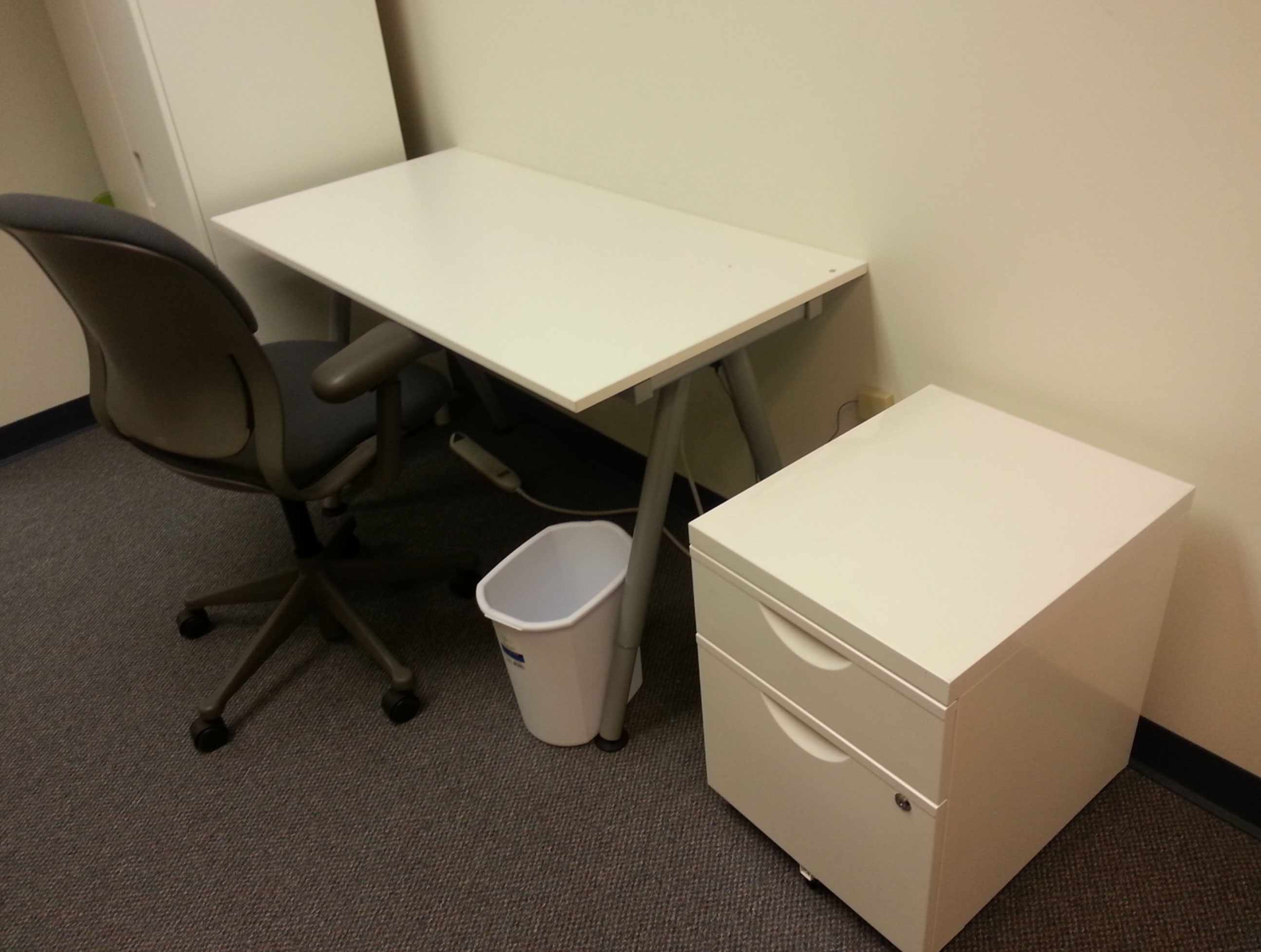 how to organize your desk_a6463622 29b2 4dc2 a437 85664922fefc