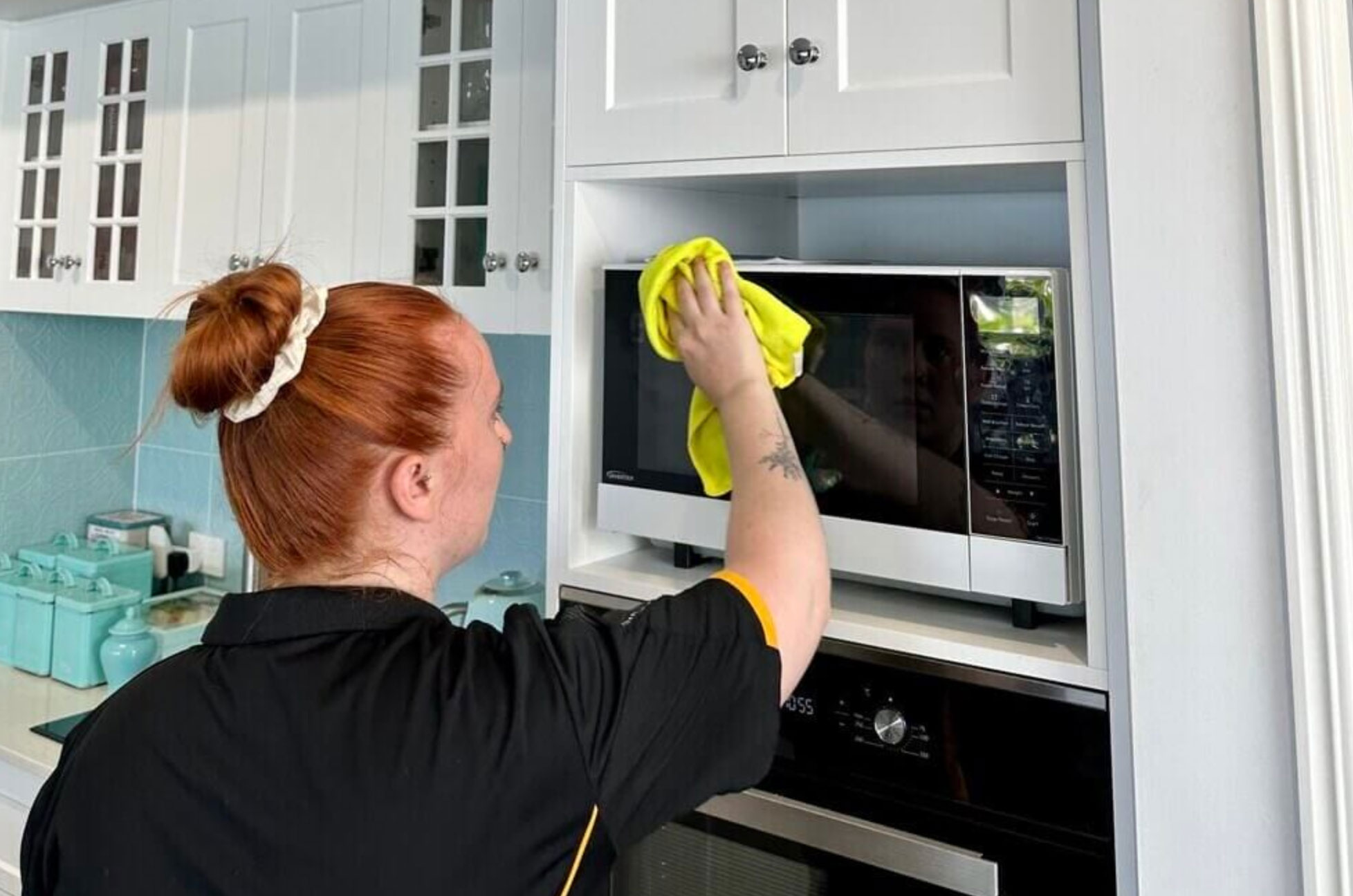 how to clean a microwave_fab931e7 9329 4428 bf6e 0a882cb9e4b7