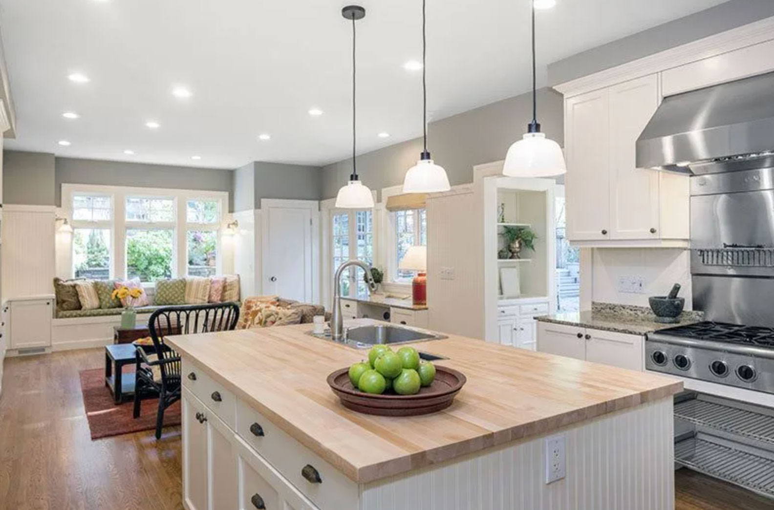 kitchen island lighting guide_e2b2238e ea63 4027 a39b ddaec43a9658