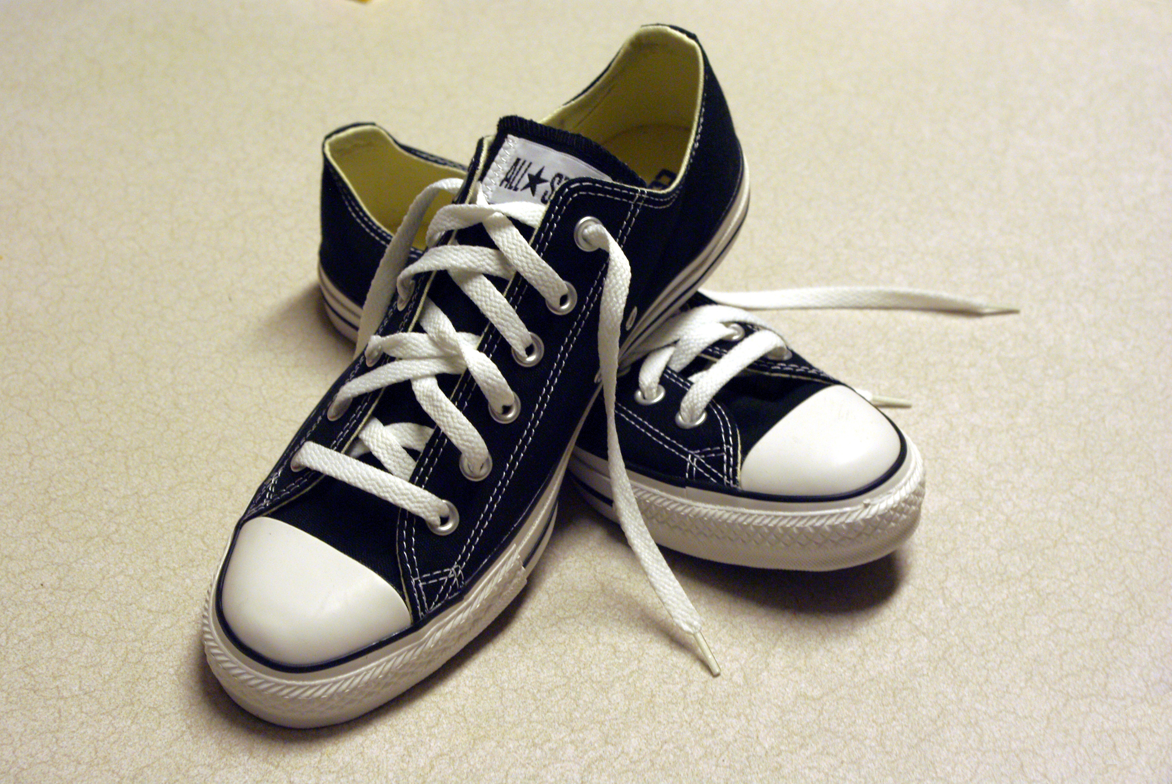 1789916765073_Black_Converse_sneakers